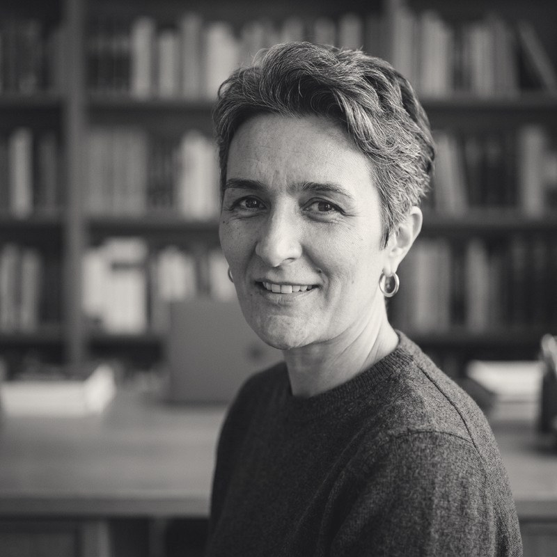 Dr. Gülnur Özdil'in portresi